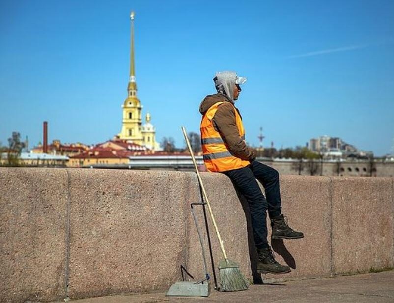 Оказывается, мы почти рады мигрантам. Абсурд, конечно. Но зачем нас хотят убедить в этом и кому это надо
